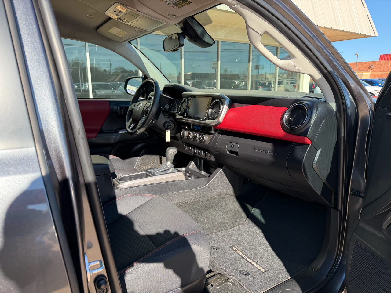 Toyota Tacoma 4WD SR5 Double Cab 5' Bed V6 AT (Natl) 2022