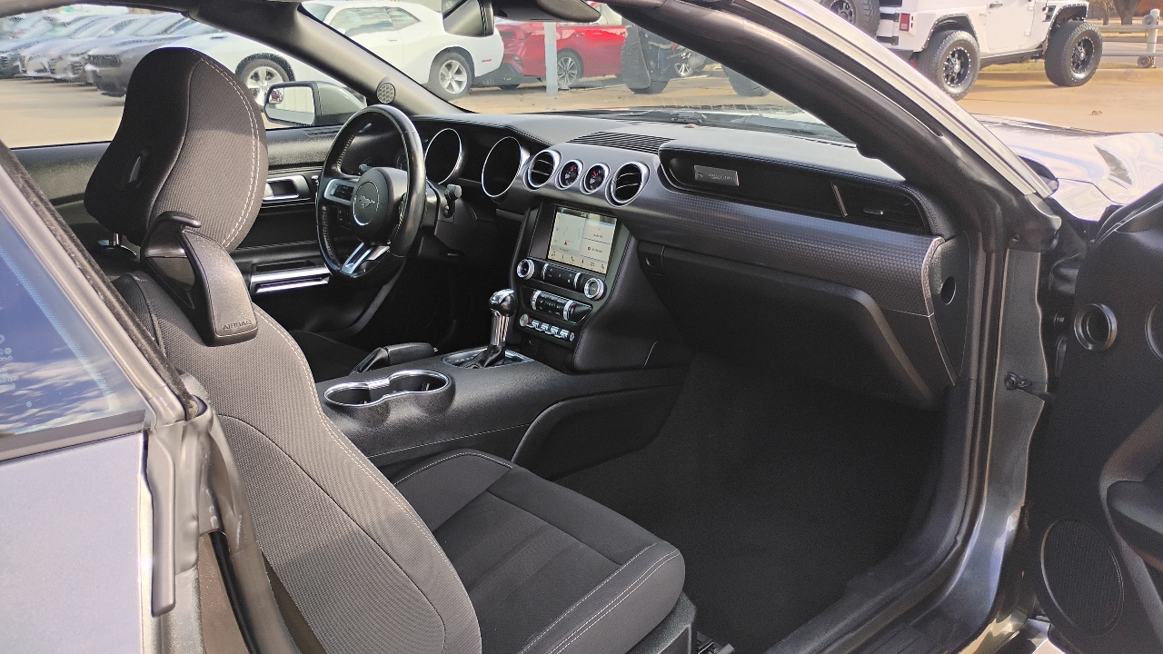 Ford Mustang EcoBoost Convertible 2019