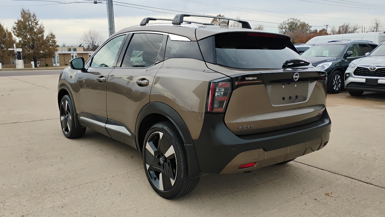 Nissan Kicks SR FWD 2025