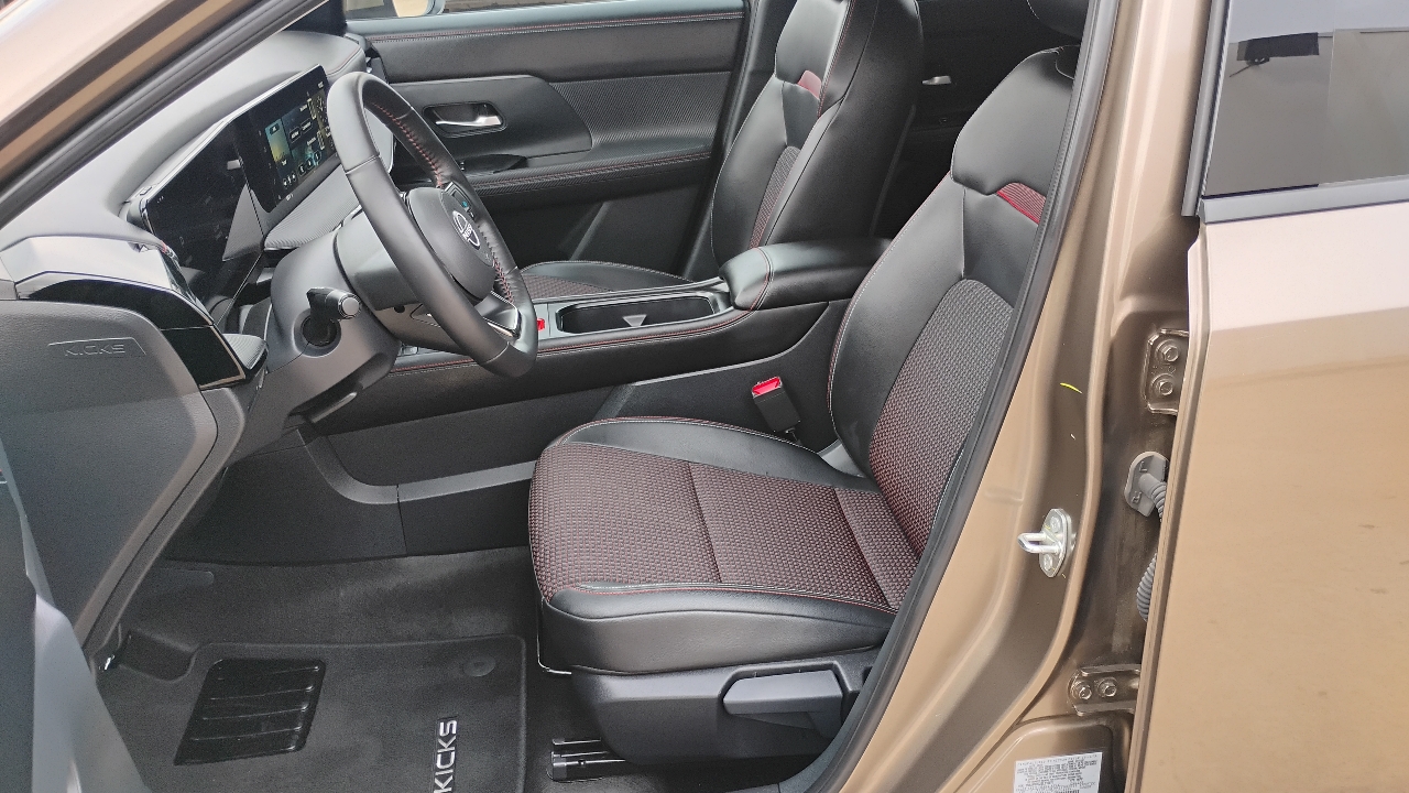 Nissan Kicks SR FWD 2025