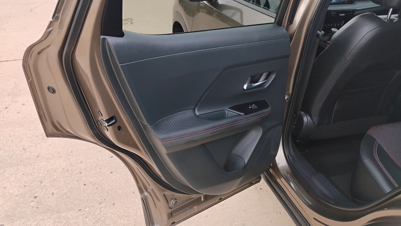 Nissan Kicks SR FWD 2025