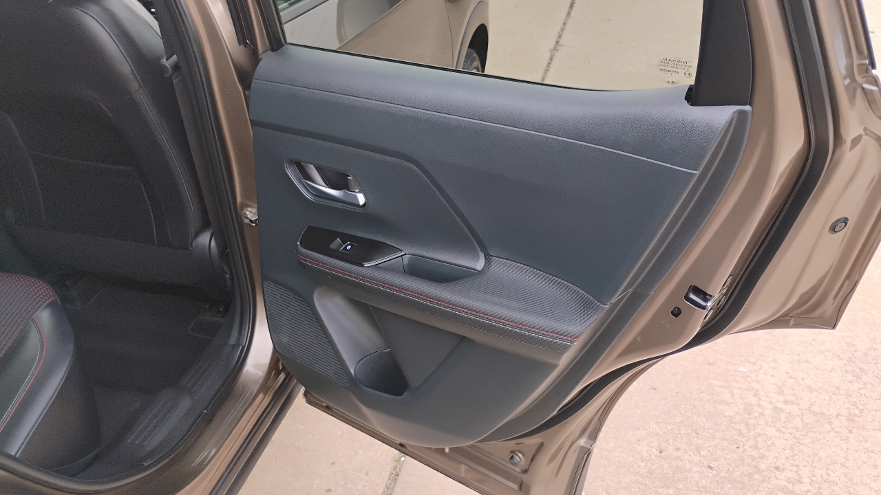 Nissan Kicks SR FWD 2025