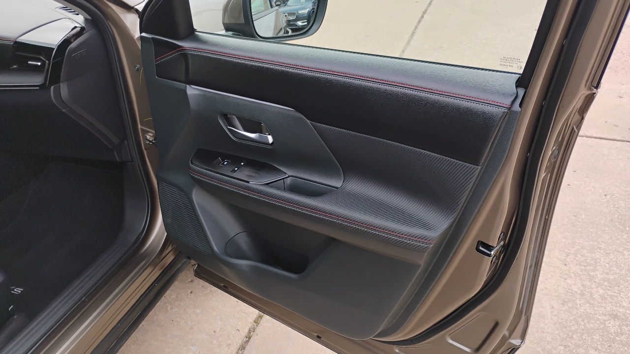 Nissan Kicks SR FWD 2025