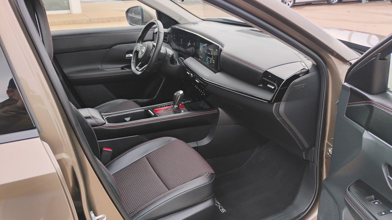 Nissan Kicks SR FWD 2025