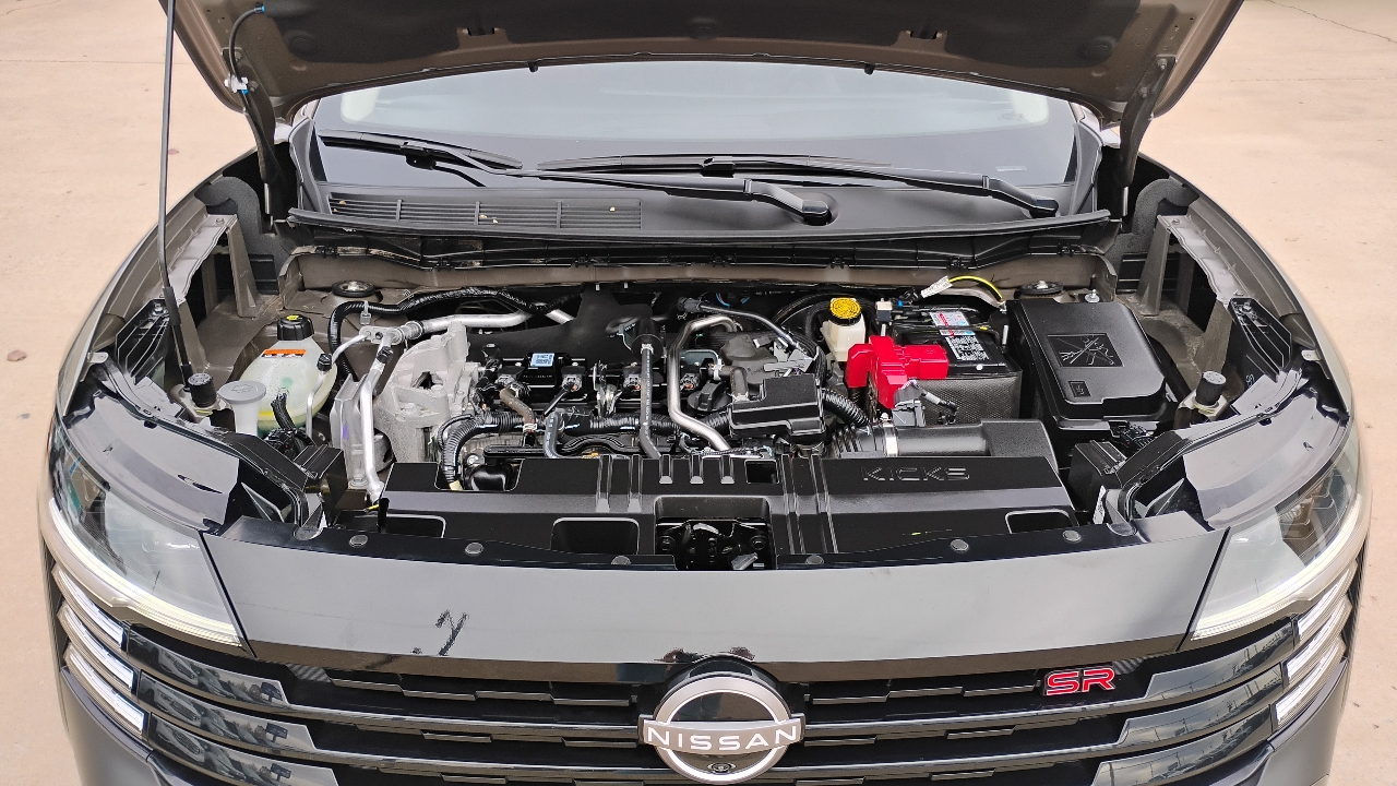 Nissan Kicks SR FWD 2025
