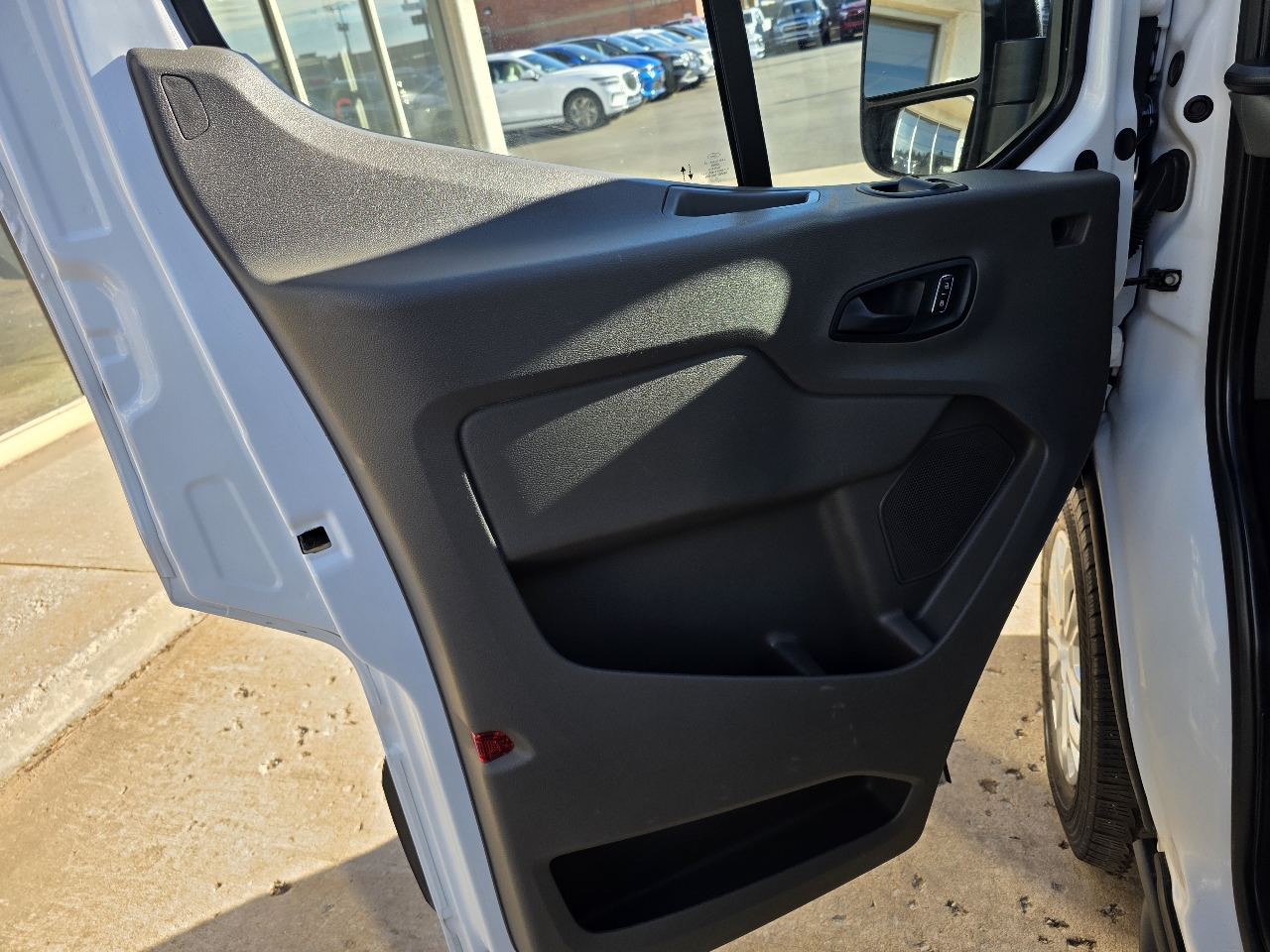 Ford Transit Passenger Wagon T-350 148" Low Roof XLT RWD 2023