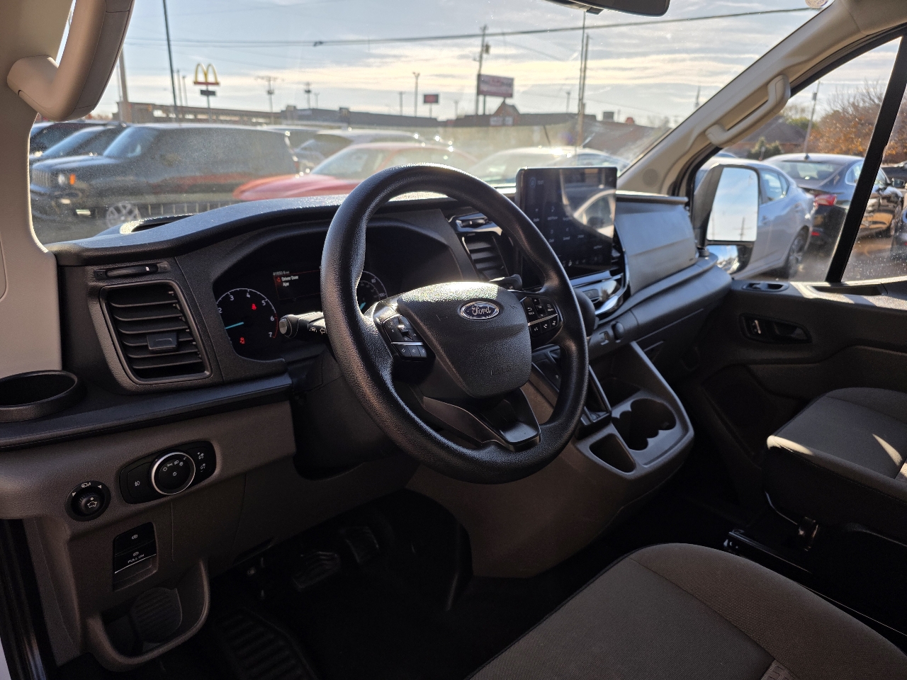 Ford Transit Passenger Wagon T-350 148" Low Roof XLT RWD 2023