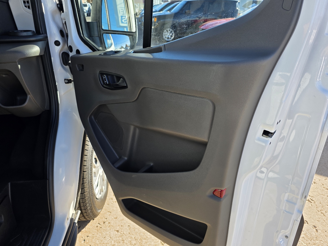 Ford Transit Passenger Wagon T-350 148" Low Roof XLT RWD 2023