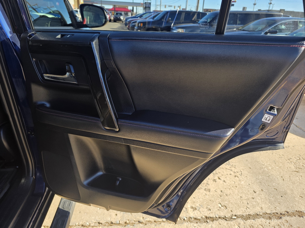 Toyota 4Runner Venture 4WD (Natl) 2021