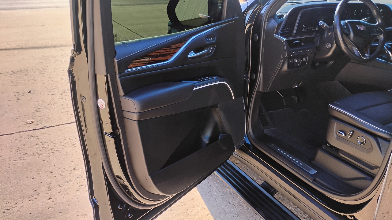 Cadillac Escalade ESV 4WD 4dr Premium Luxury 2021