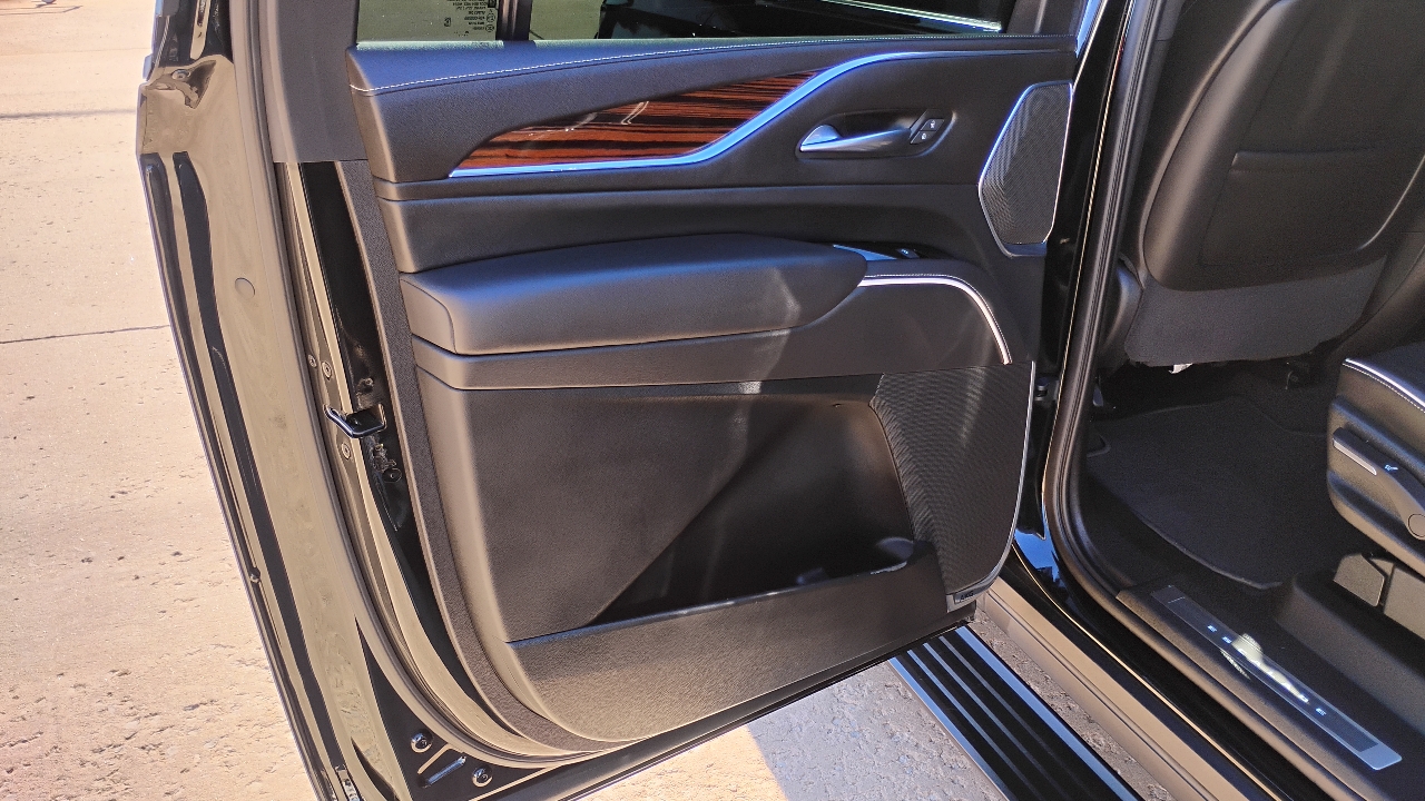 Cadillac Escalade ESV 4WD 4dr Premium Luxury 2021