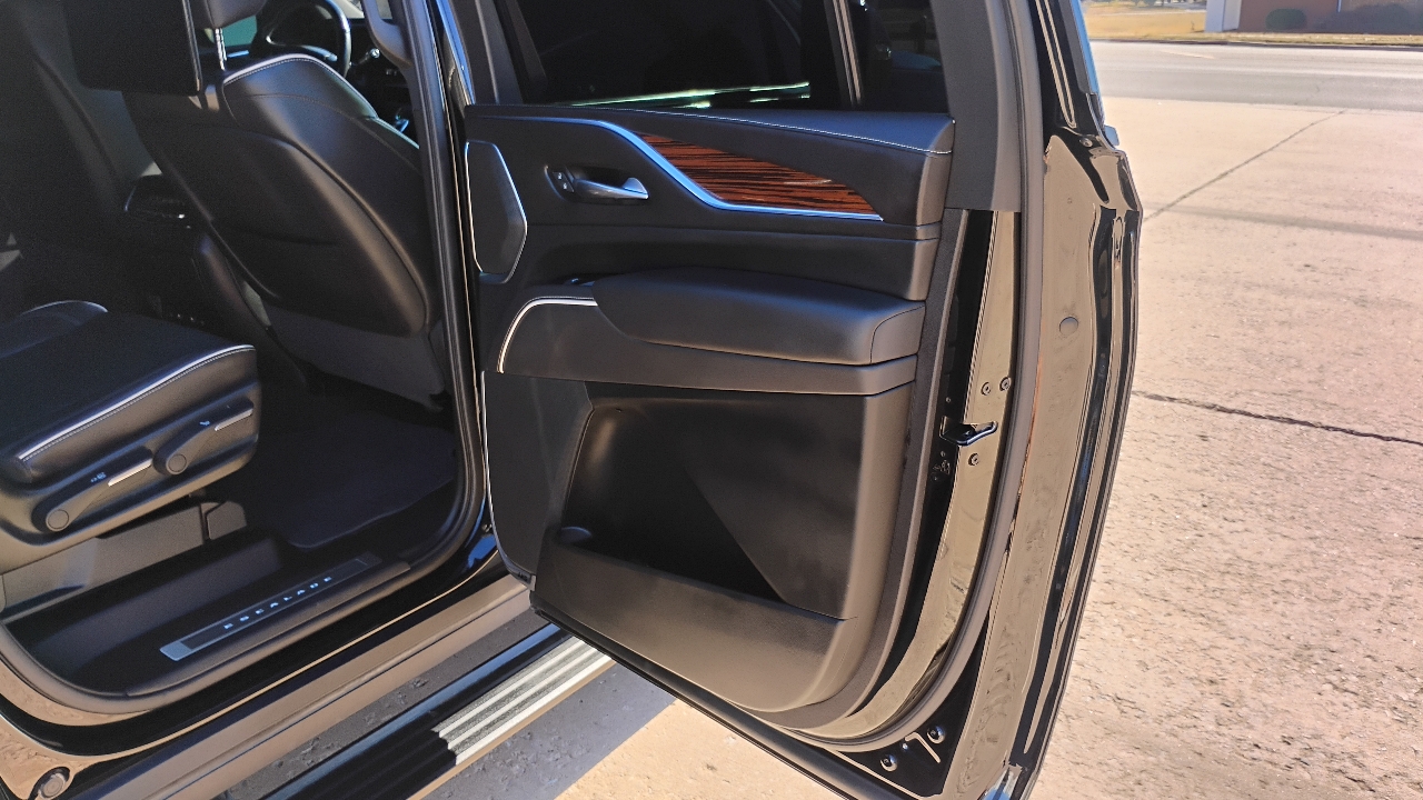 Cadillac Escalade ESV 4WD 4dr Premium Luxury 2021