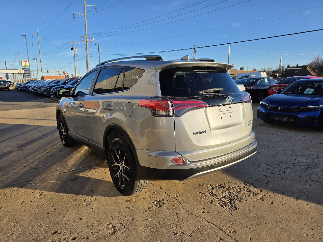 Toyota RAV4 SE AWD (Natl) 2018