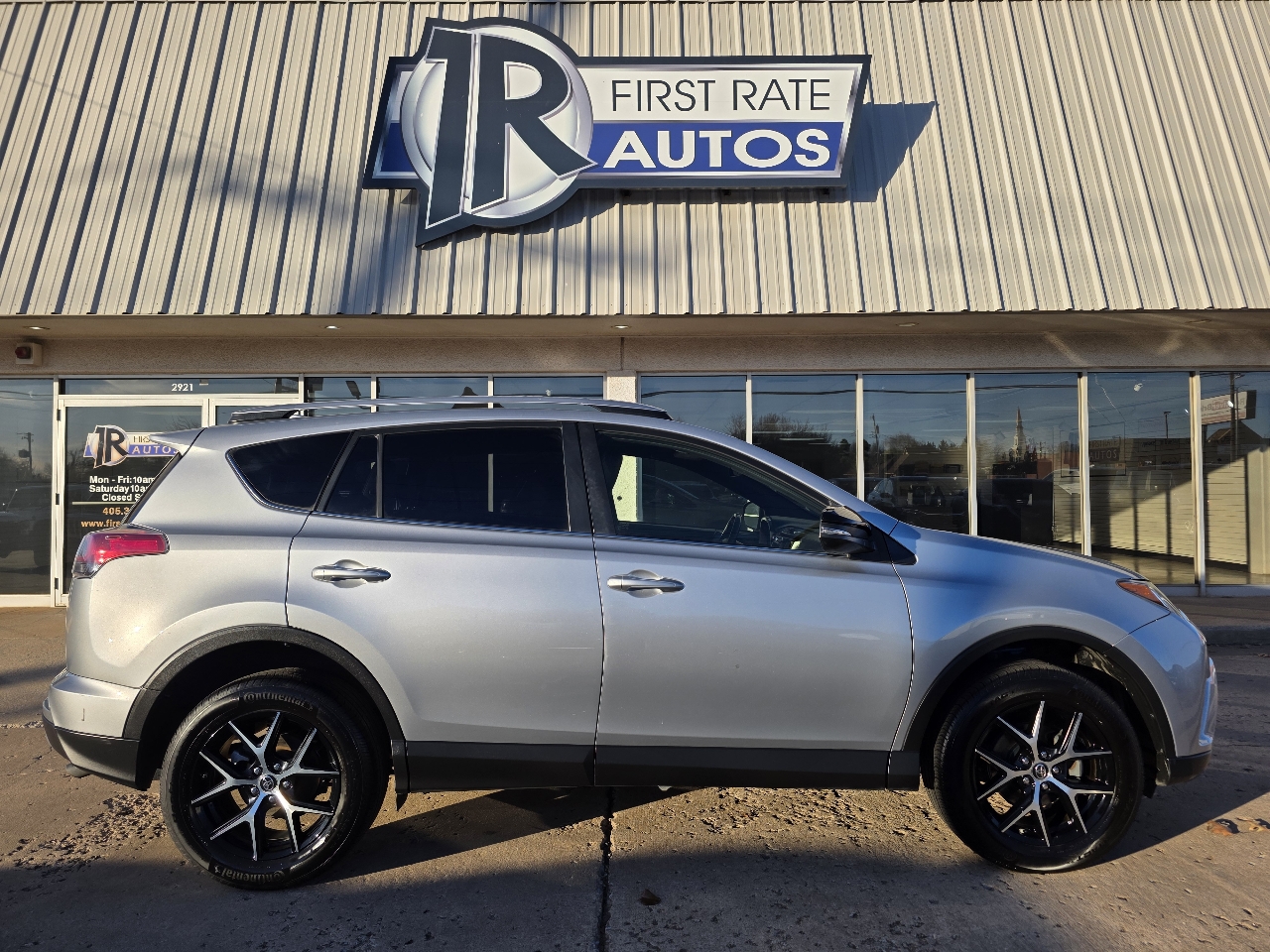 Toyota RAV4 SE AWD (Natl) 2018