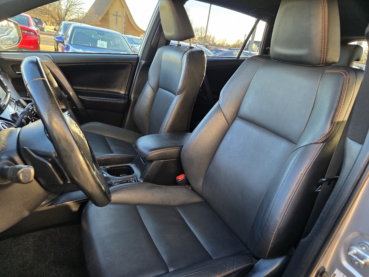 Toyota RAV4 SE AWD (Natl) 2018