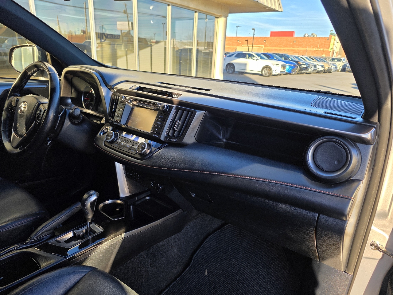 Toyota RAV4 SE AWD (Natl) 2018