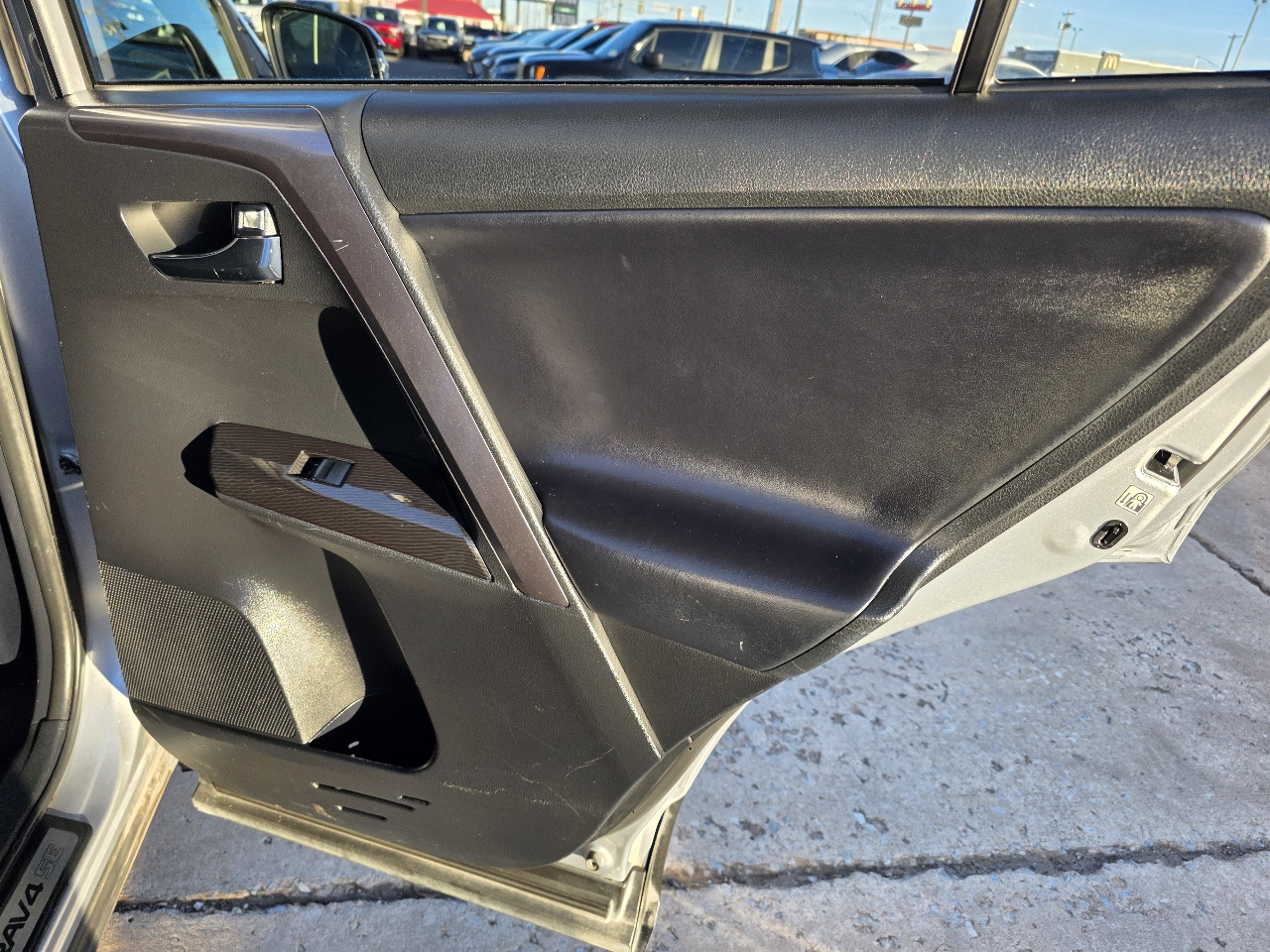 Toyota RAV4 SE AWD (Natl) 2018