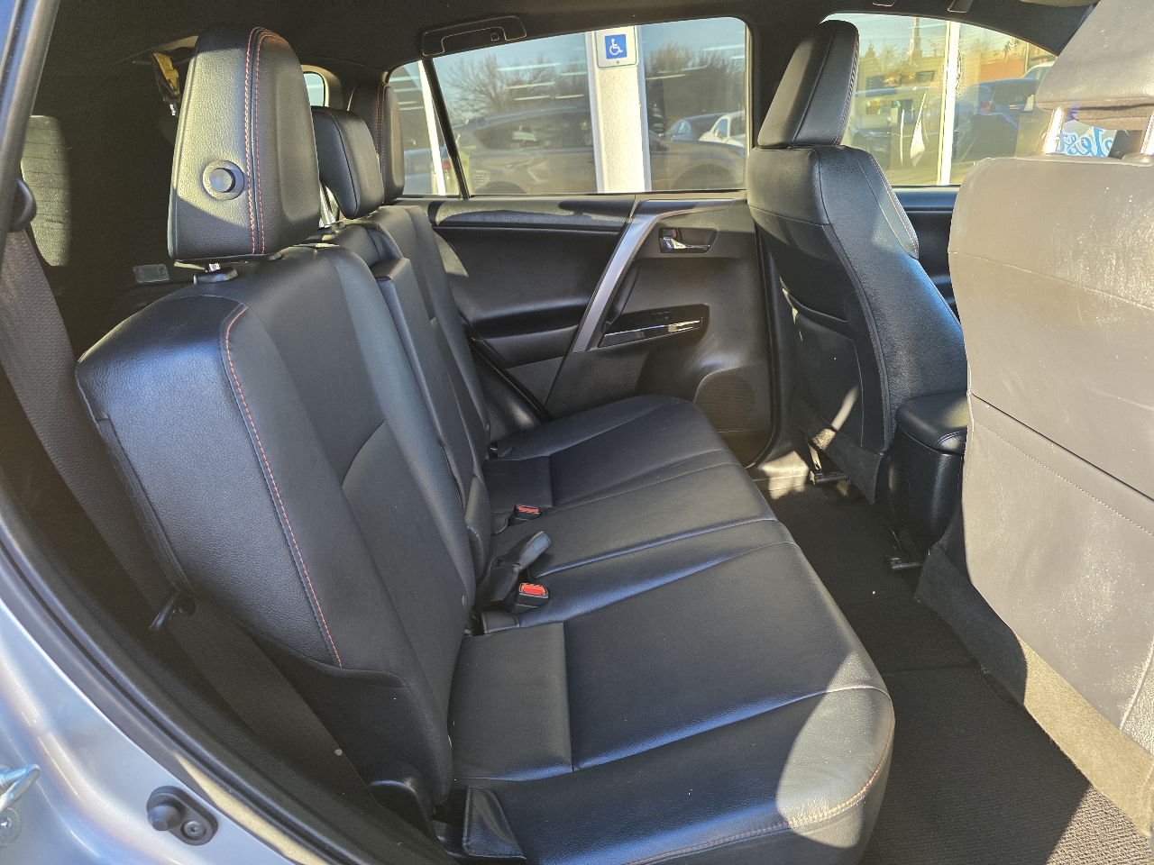 Toyota RAV4 SE AWD (Natl) 2018