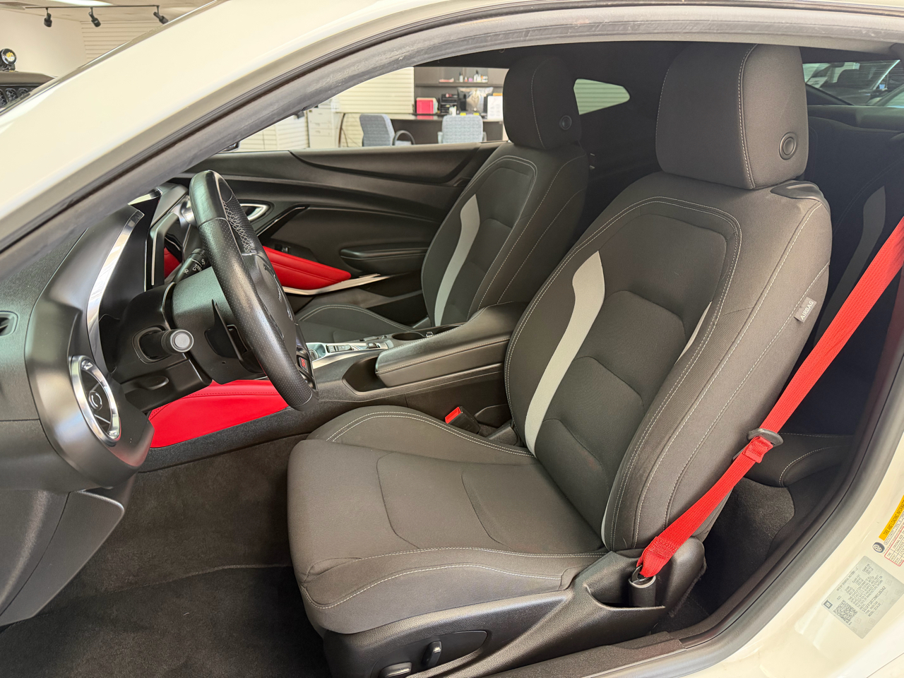 Chevrolet Camaro 2dr Cpe 1SS 2021