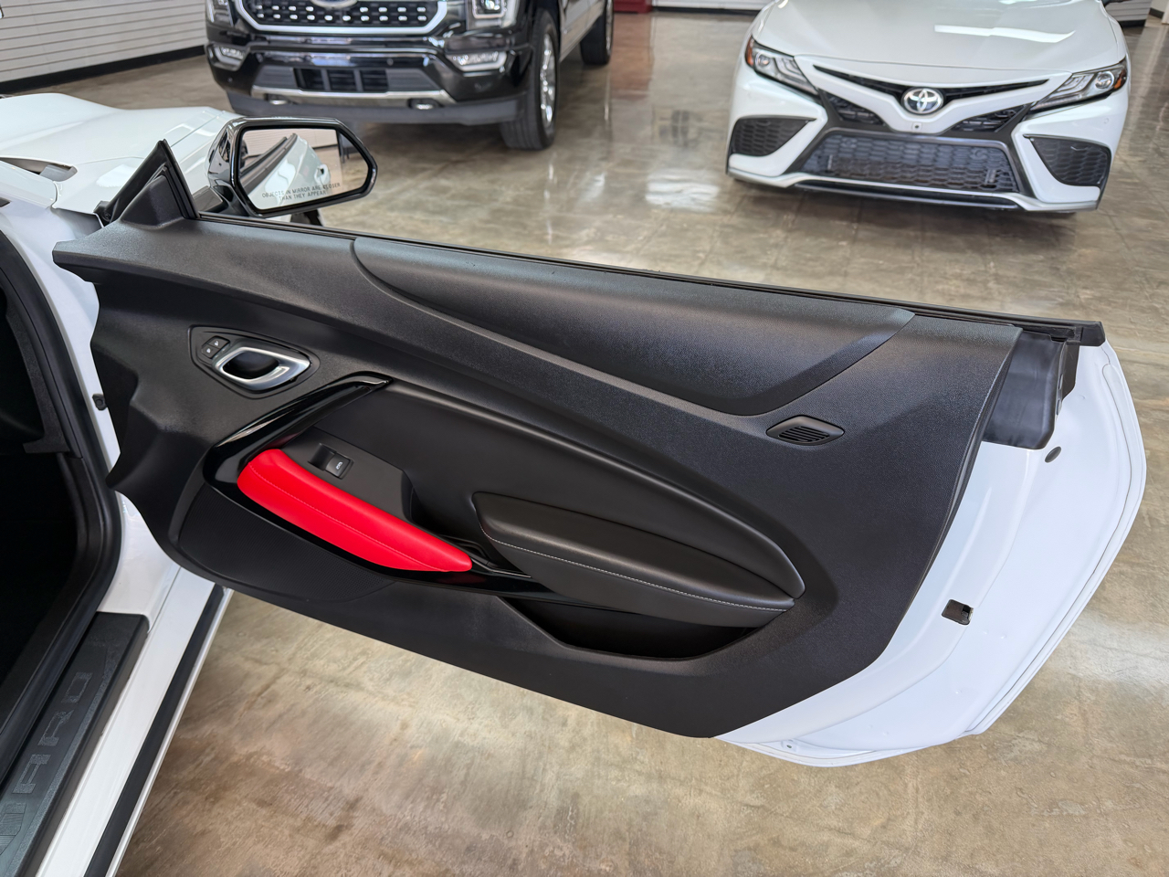 Chevrolet Camaro 2dr Cpe 1SS 2021