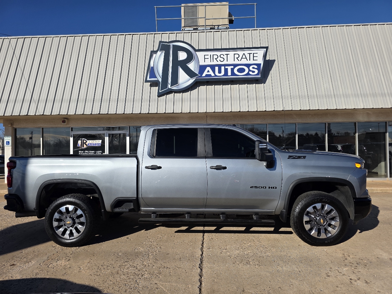 Chevrolet Silverado 2500HD 4WD Crew Cab 159" Custom 2024