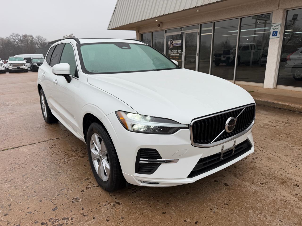 2022 Volvo XC60 B5 AWD Momentum