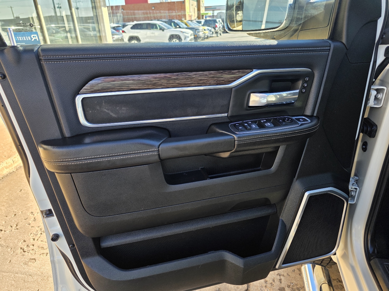 RAM 3500 Laramie 4x4 Crew Cab 8' Box 2021