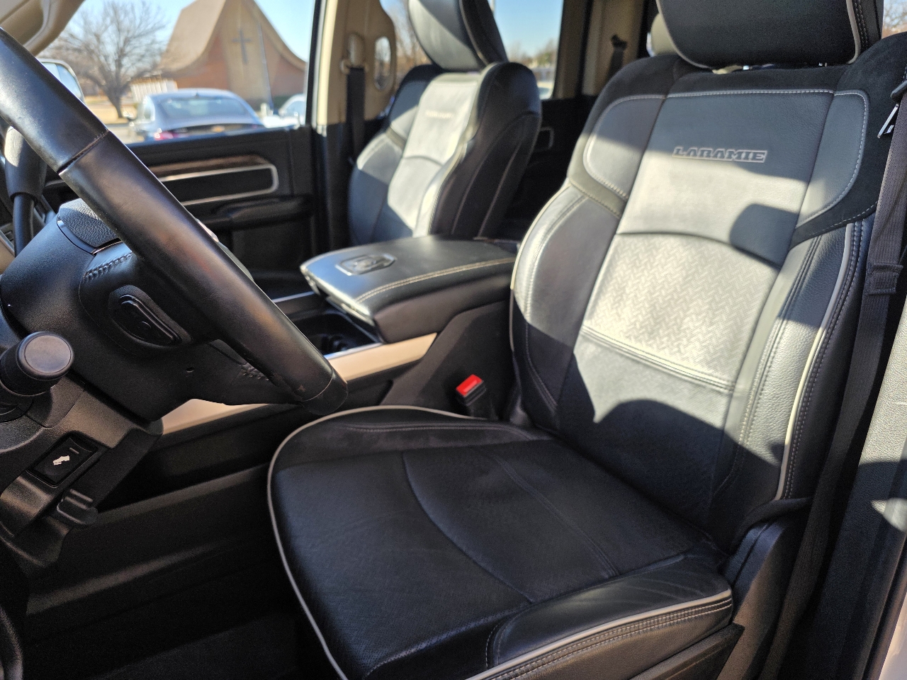 RAM 3500 Laramie 4x4 Crew Cab 8' Box 2021