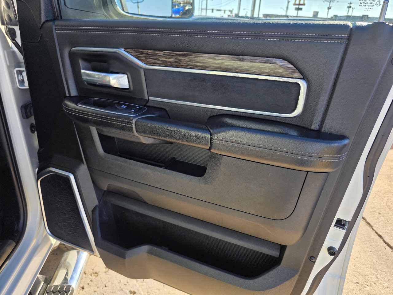 RAM 3500 Laramie 4x4 Crew Cab 8' Box 2021