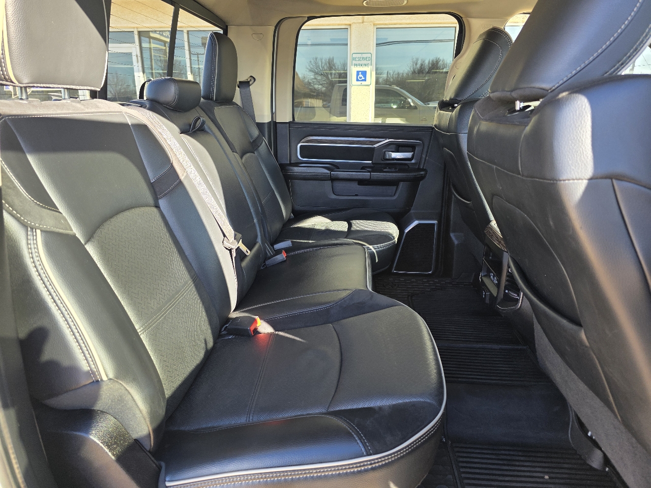 RAM 3500 Laramie 4x4 Crew Cab 8' Box 2021