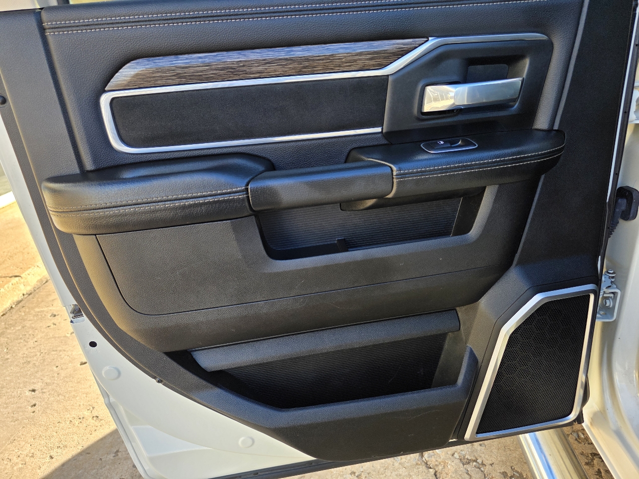 RAM 3500 Laramie 4x4 Crew Cab 8' Box 2021