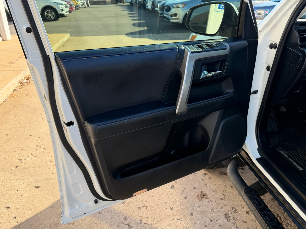 Toyota 4Runner SR5 4WD V6 2020