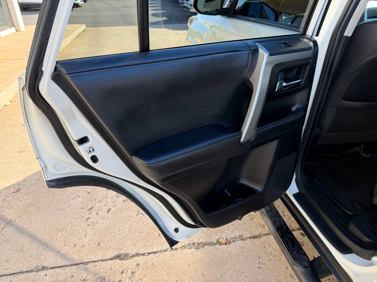 Toyota 4Runner SR5 4WD V6 2020