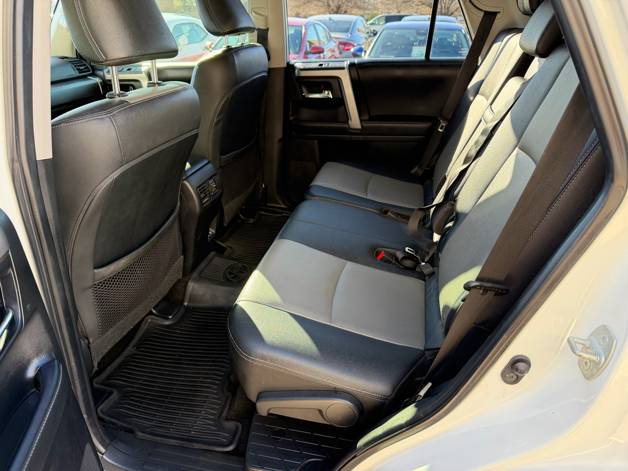 Toyota 4Runner SR5 4WD V6 2020