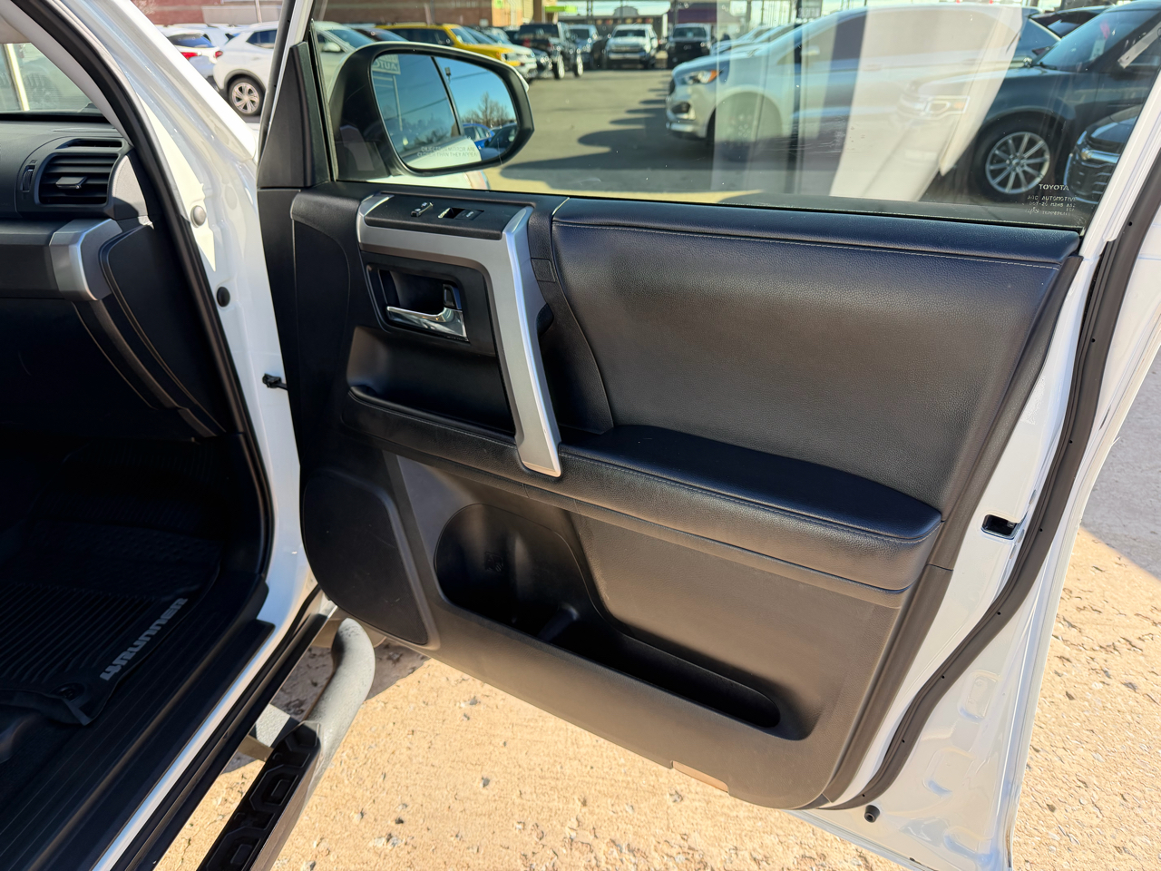 Toyota 4Runner SR5 4WD V6 2020