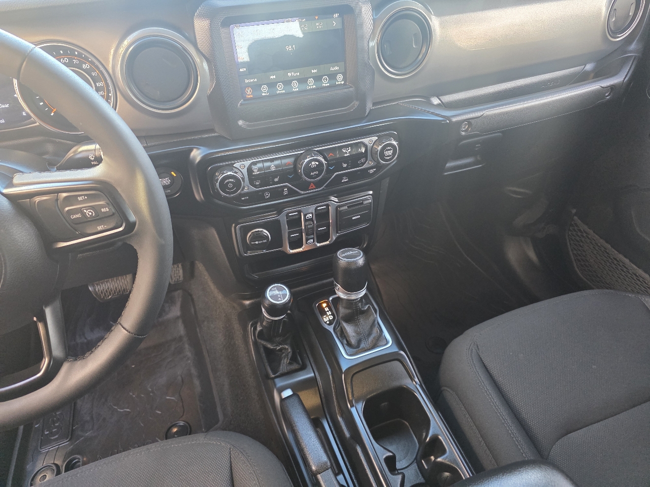 Jeep Gladiator Willys 4x4 2023