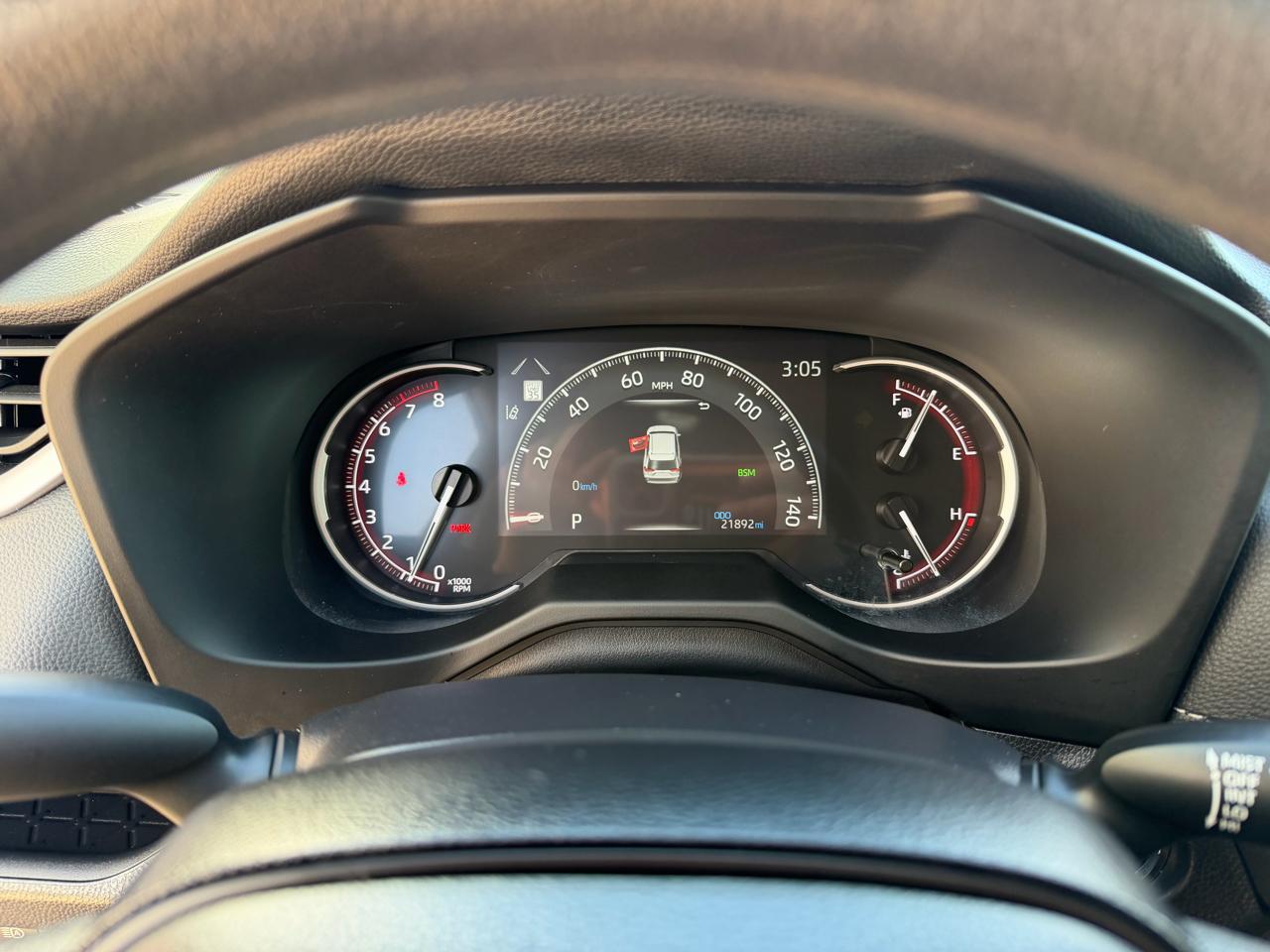 Toyota RAV4 XLE FWD (Natl) 2025