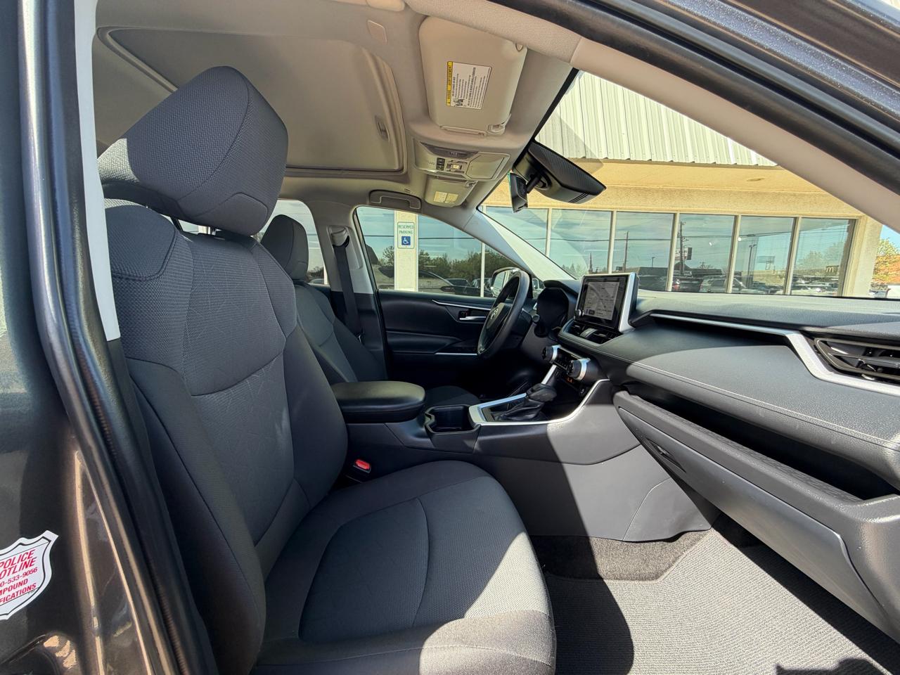 Toyota RAV4 XLE FWD (Natl) 2025