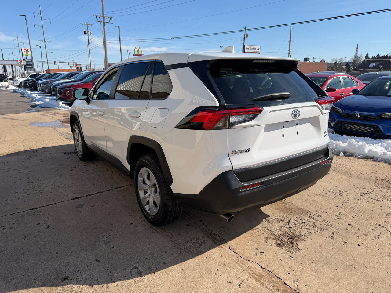 Toyota RAV4 LE AWD (Natl) 2024