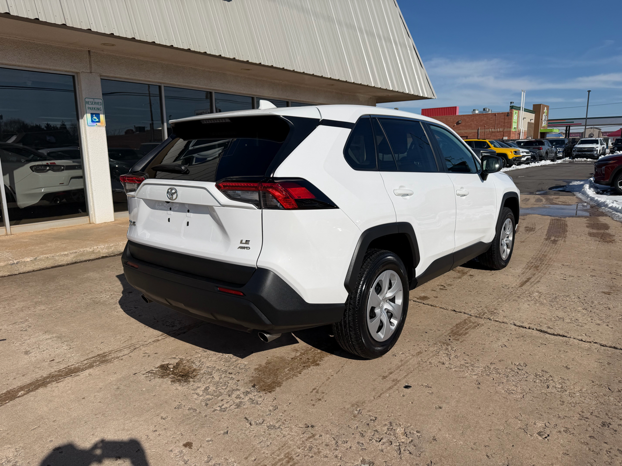 Toyota RAV4 LE AWD (Natl) 2024
