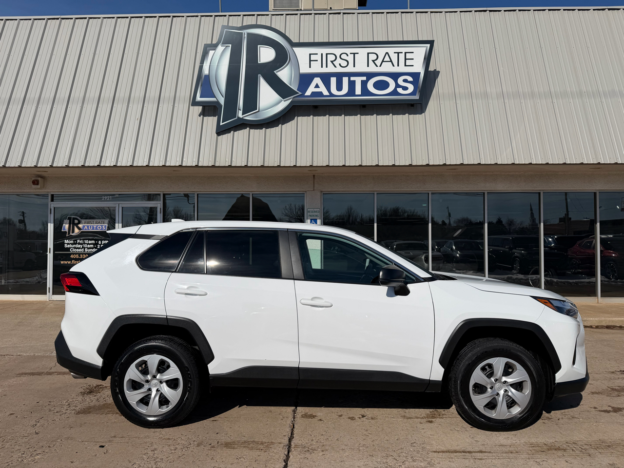 Toyota RAV4 LE AWD (Natl) 2024