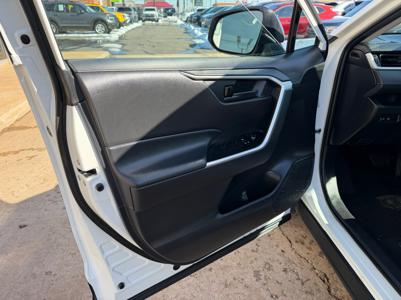 Toyota RAV4 LE AWD (Natl) 2024