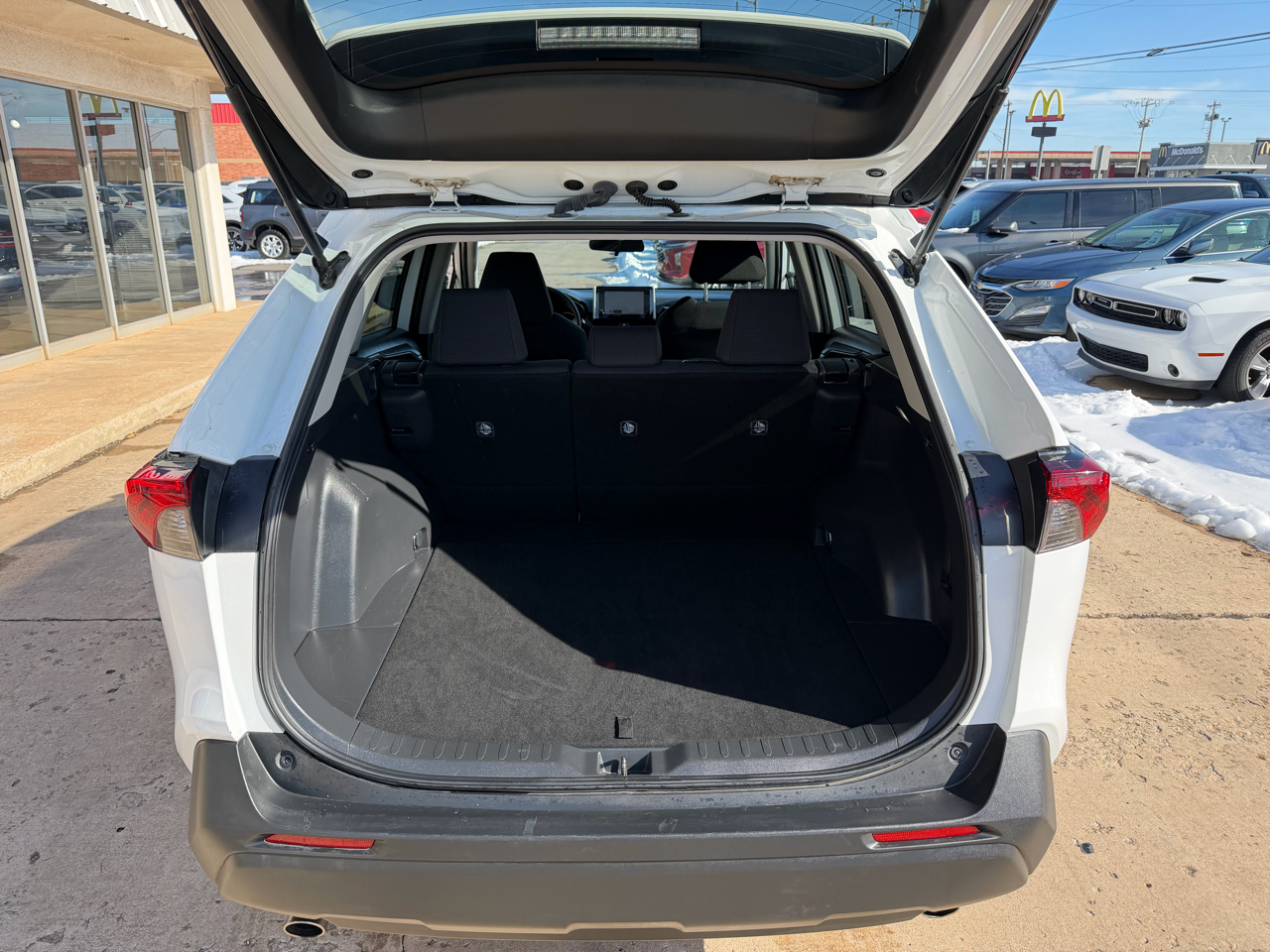 Toyota RAV4 LE AWD (Natl) 2024