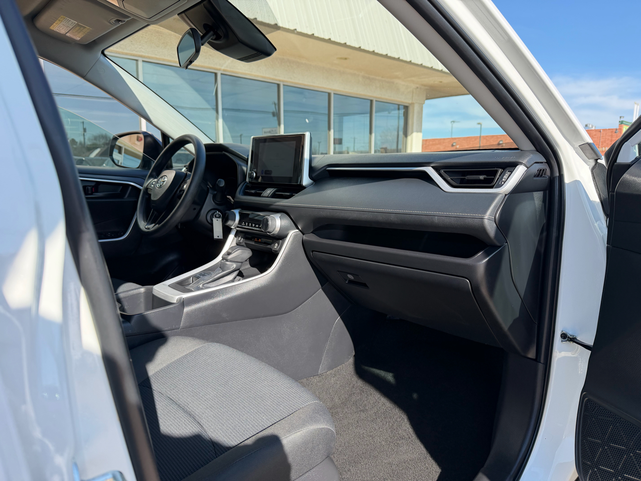 Toyota RAV4 LE AWD (Natl) 2024