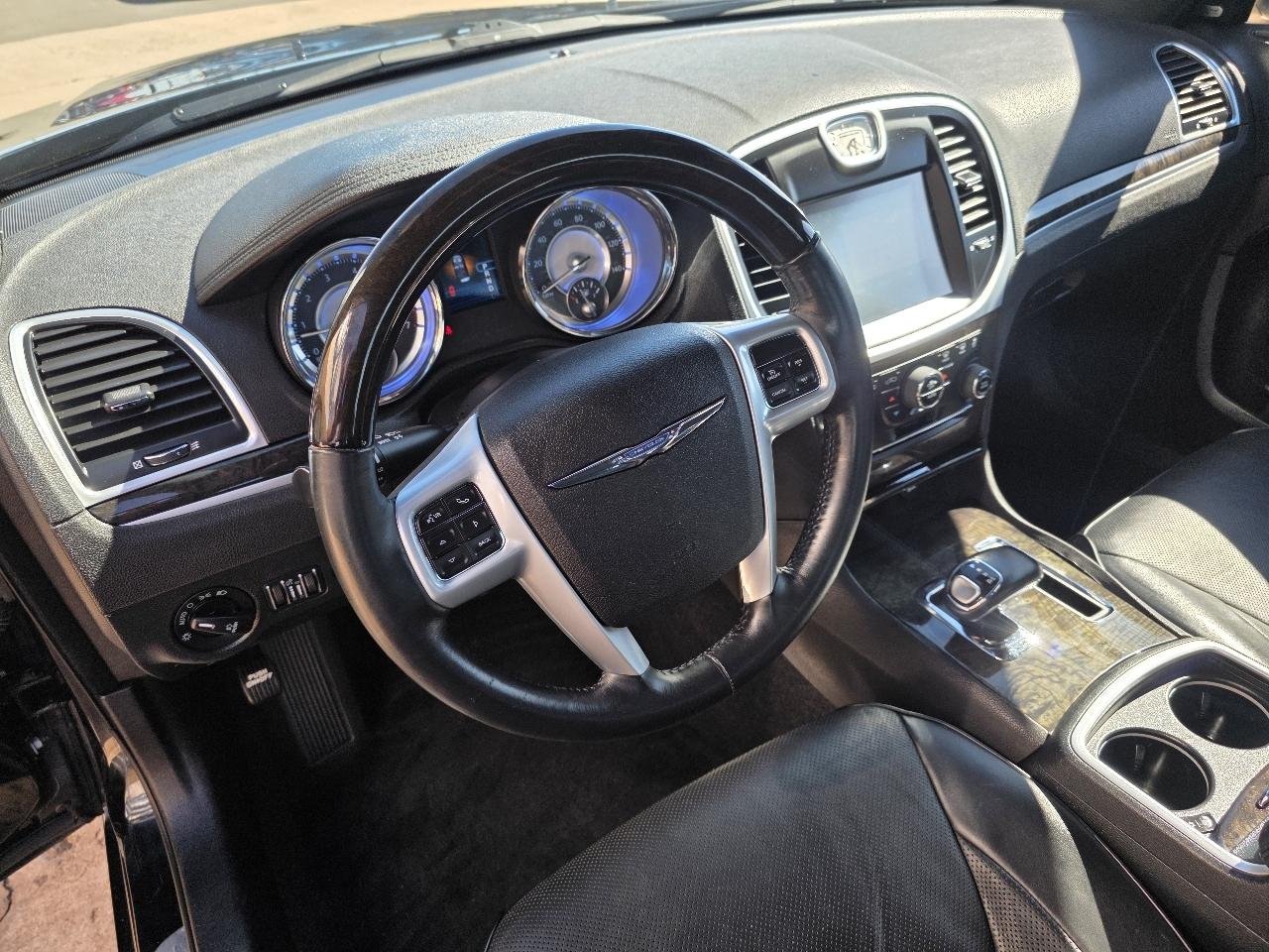 Chrysler 300 4dr Sdn 300C AWD 2013