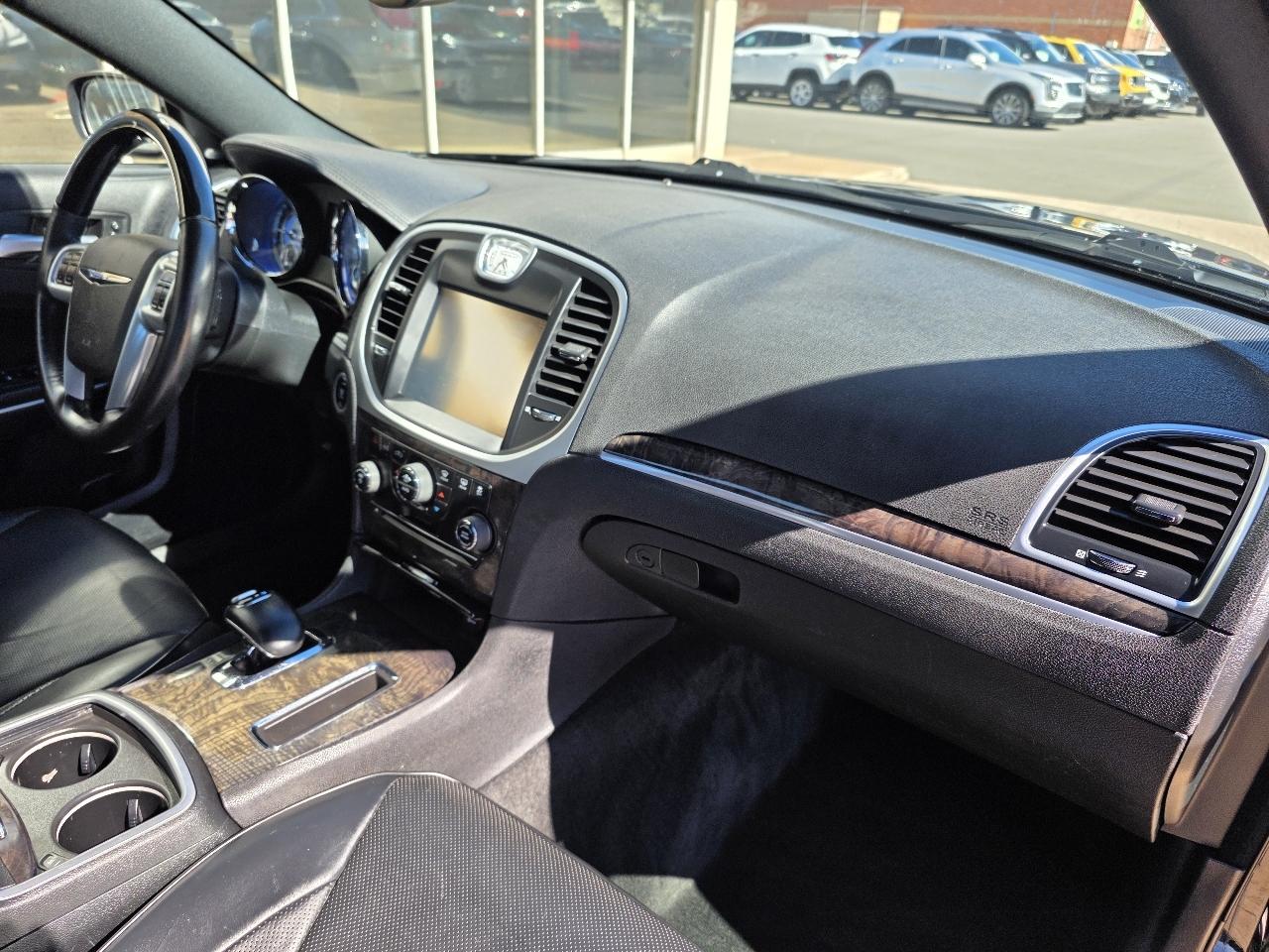 Chrysler 300 4dr Sdn 300C AWD 2013