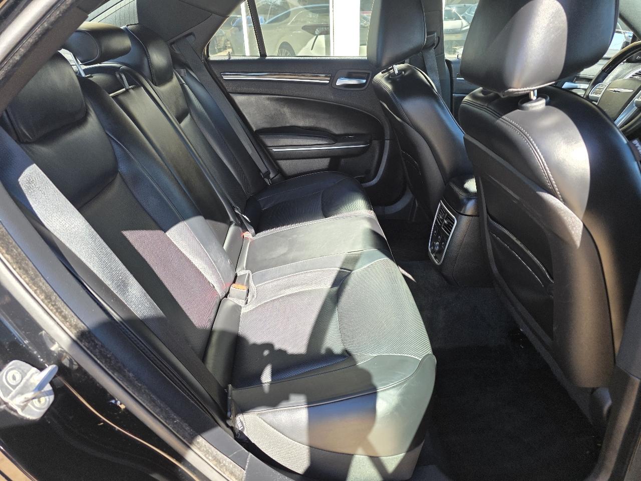 Chrysler 300 4dr Sdn 300C AWD 2013