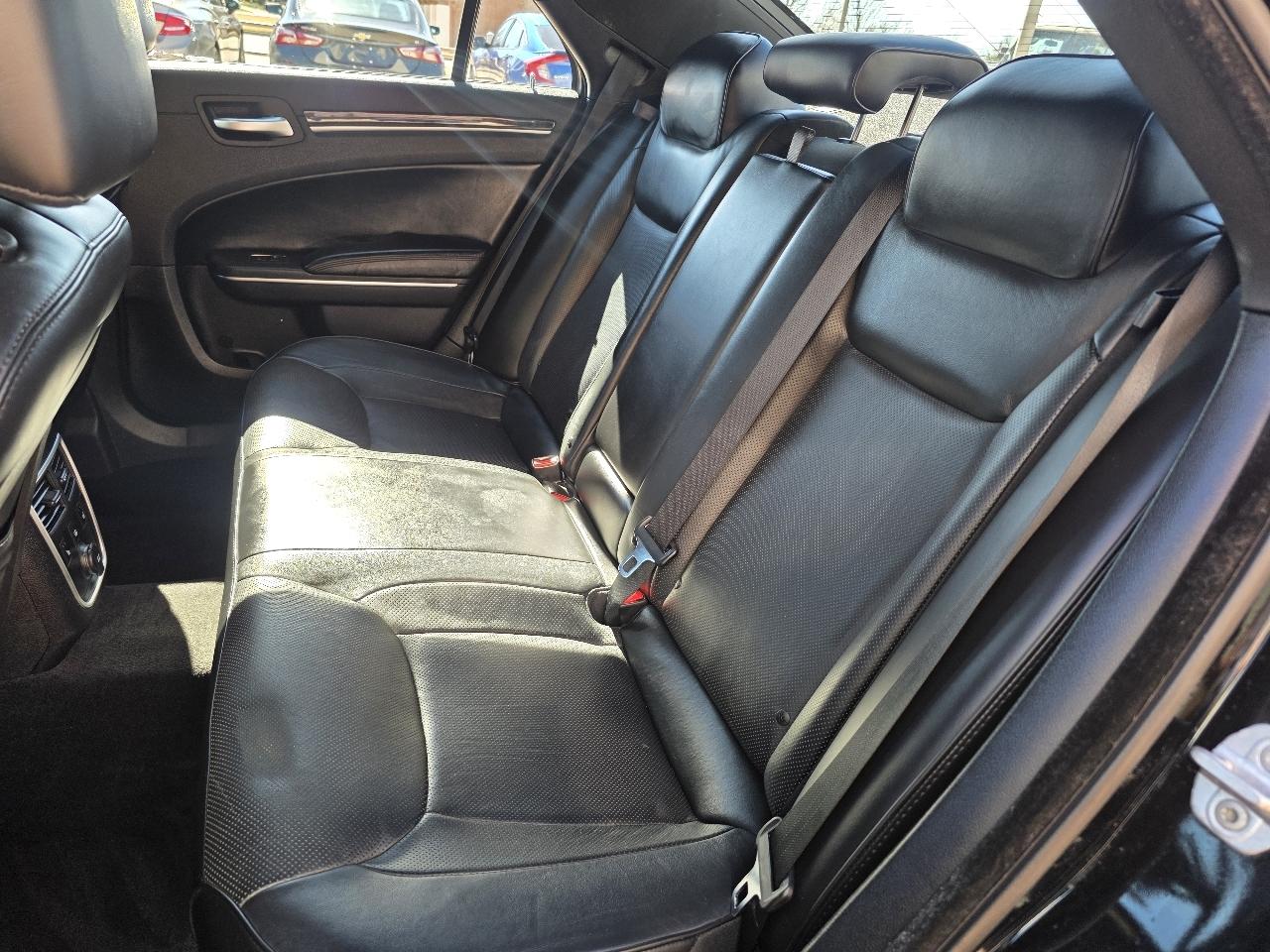 Chrysler 300 4dr Sdn 300C AWD 2013