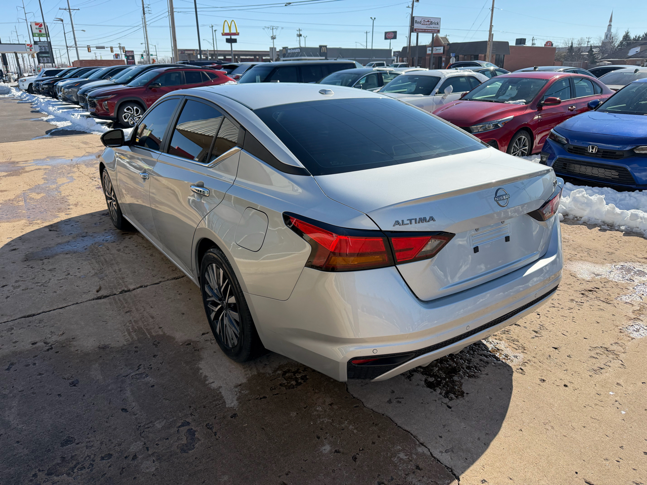 Nissan Altima 2.5 SV Sedan 2024