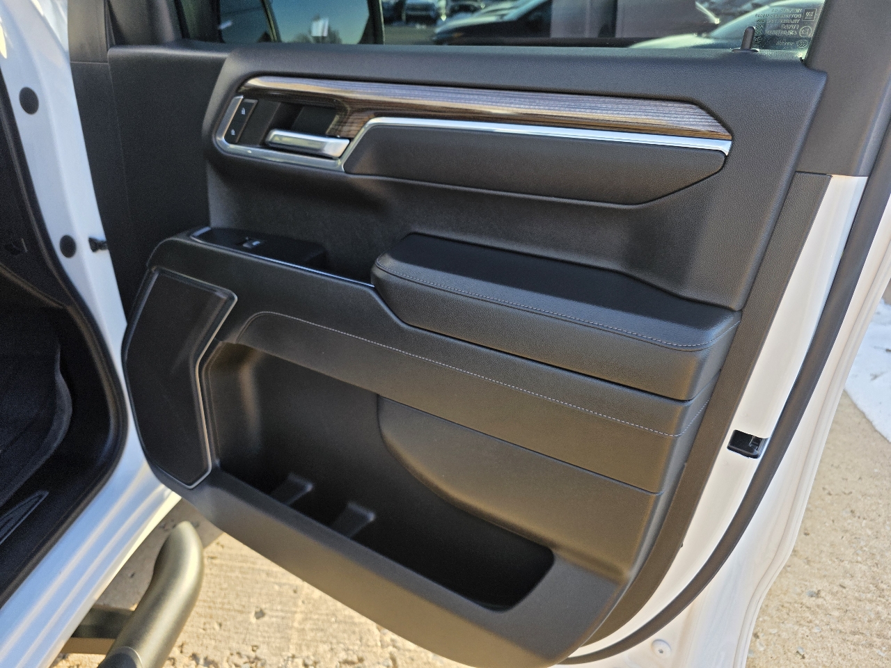 Chevrolet Silverado 1500 4WD Crew Cab 147" RST 2023